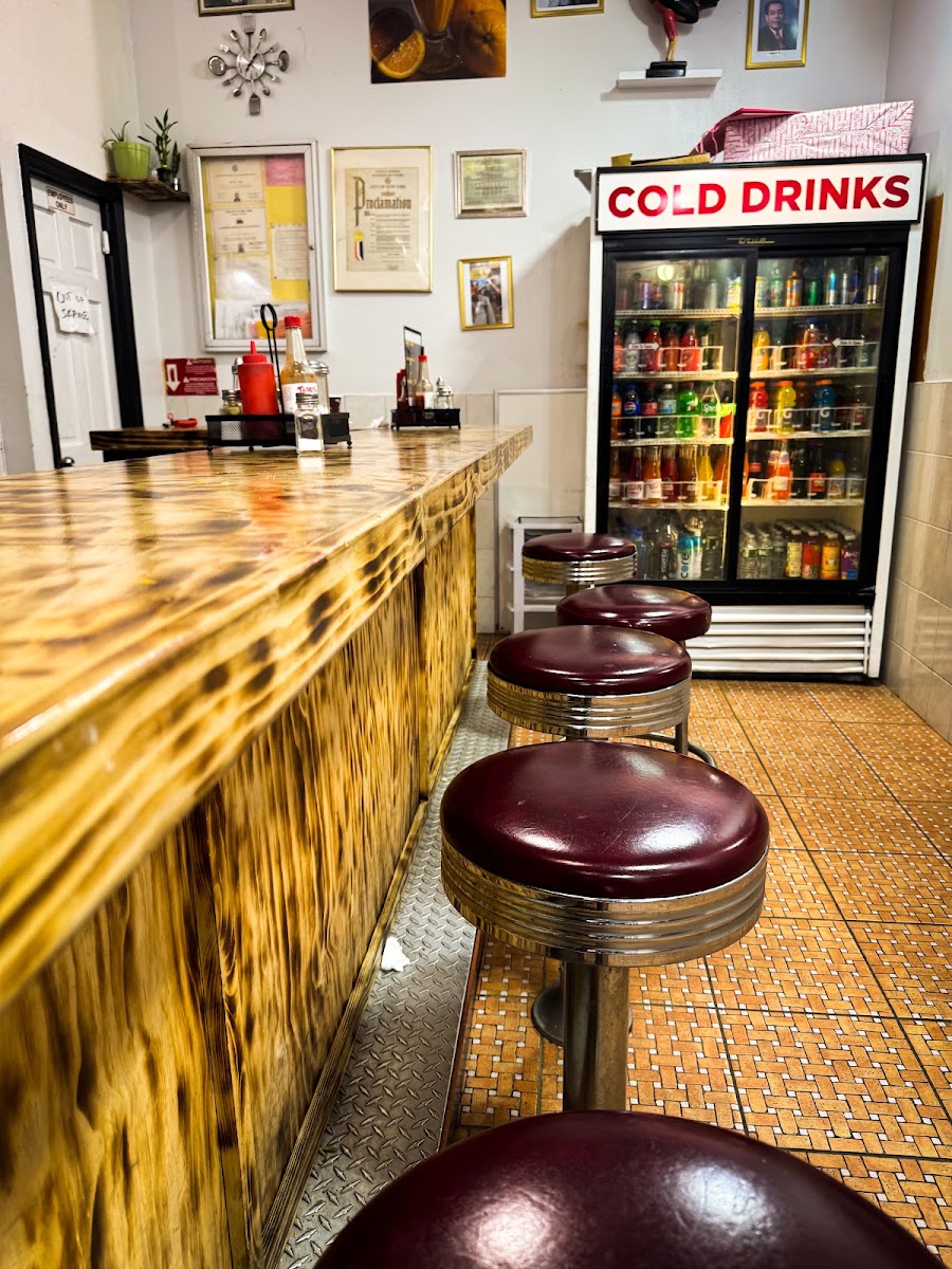Reben Luncheonette